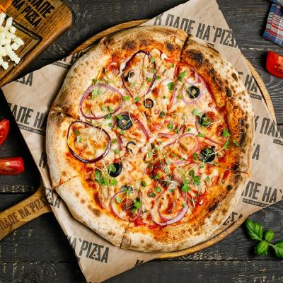 Пицца Неаполетана с тунцом и маслинами